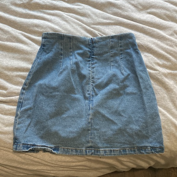 Brandy Melville, One size, denim skirt high waisted - Picture 2 of 2